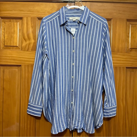 Loft Blue/White Striped Blouse Size Medium NWT - Picture 1 of 9